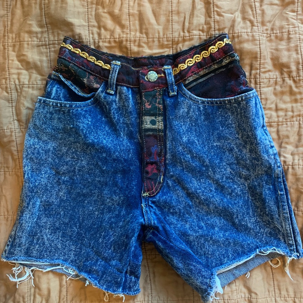 Body Blue jean shorts with unique detailing